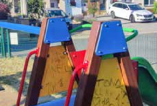 Dětské hřiště ve Vranovicích trápí vandalismus