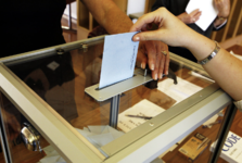 Komplikace pro trať mezi Znojmem a Brnem. Obyvatelé Troskotovic ji odmítli v referendu